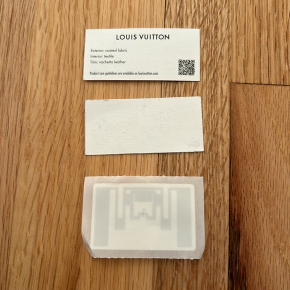 Louis Vuitton Keychain Coin Purse With Box - Picture 11 of 11